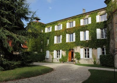 Cour intérieure Château de Césarges