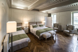 Lire la suite à propos de l’article Pourquoi opter pour une location de château en Isère pour vos réceptions familiales ?